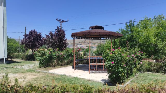 Akcakiraz Beldesi Yesilyurt Mahallesi Camisi cardak