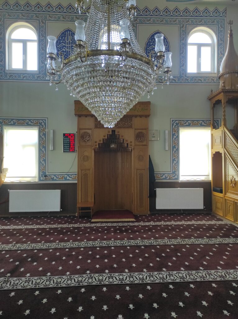 Akcakiraz Beldesi Yesilyurt Mahallesi Camisi içi