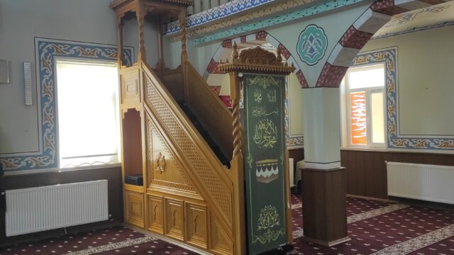 Akcakiraz Beldesi Yesilyurt Mahallesi Camisi minber resmi