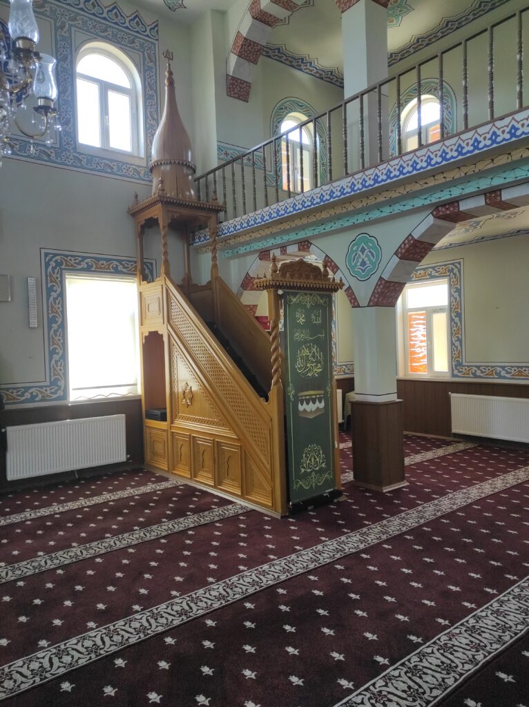 Akcakiraz Beldesi Yesilyurt Mahallesi Camisi minber resmi