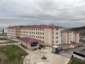 Akça Hatun Öğrenci Yurdu bina dış görünümü — resmî KYGM