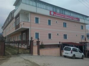 Çınarcık Öğrenci Yurdu bina dış görünüşü — KYGM